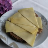 boerenkaas boterham ontbijt verzorgd door mélange heythuysen voor gasten pipowagens, vakantiehuisje buitengoed de gaard