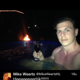 mike weerts geniet in hot-tub bij buitengoed de gaard tweet