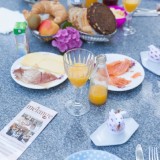 uitgebreid ontbijt besteld bij mélange in heythuysen-heerlijk voor gasten die overnachten bij buitengoed de gaard fotografie belinda keulen